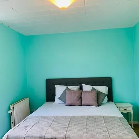 Villa Captivating 4-bed In *