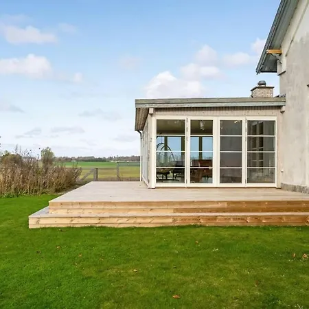 Villa Captivating 4-bed In Idestrup