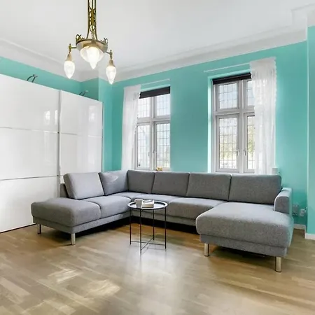 Captivating 4-bed In Villa