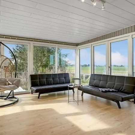 Captivating 4-bed In Villa *